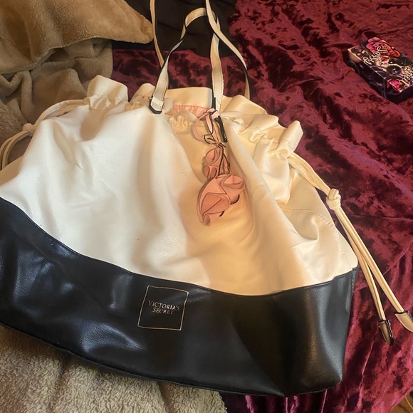 Victoria secret white purse - Picture 2 of 3
